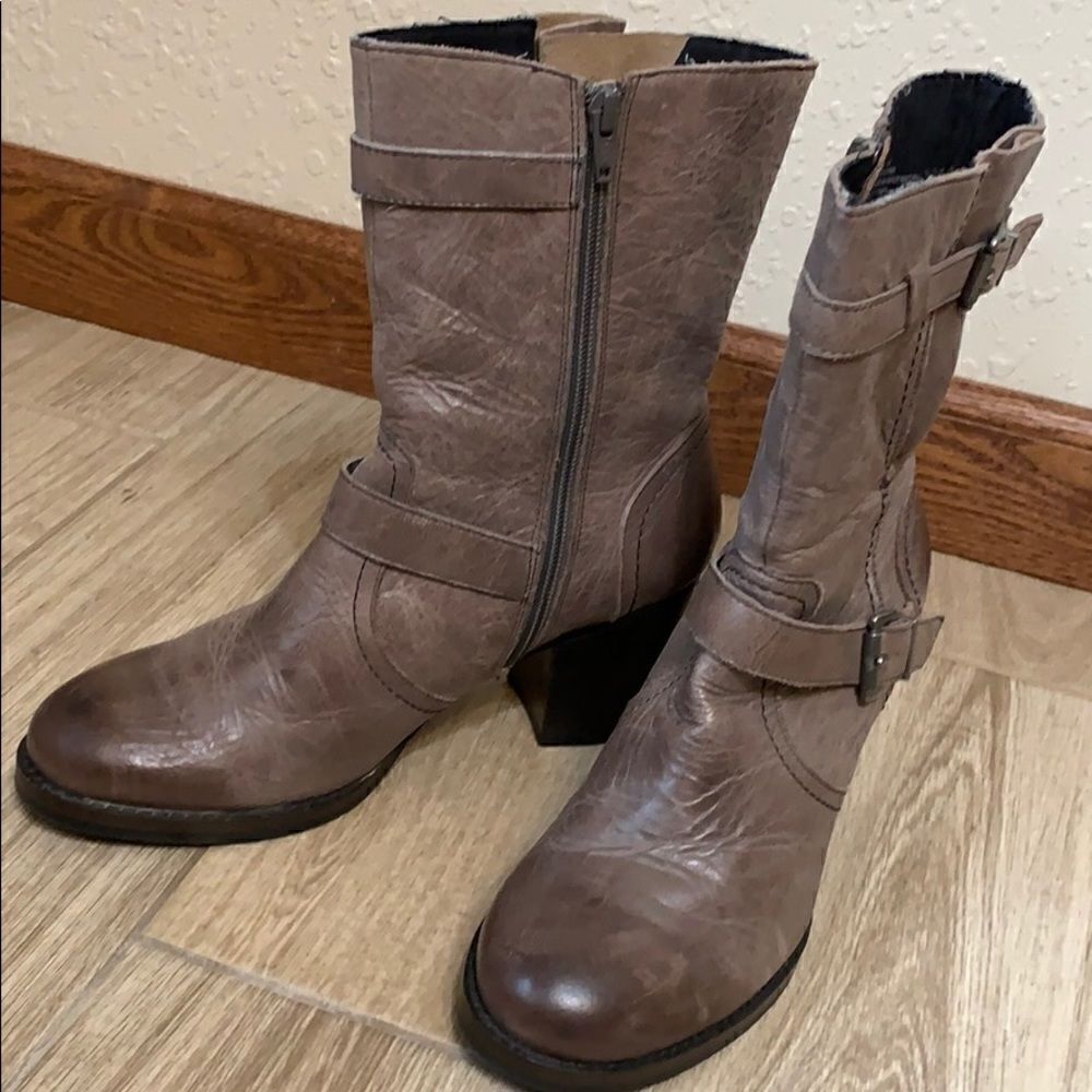 CROWN VINTAGE | brown distressed leather boots - Picture 9 of 10